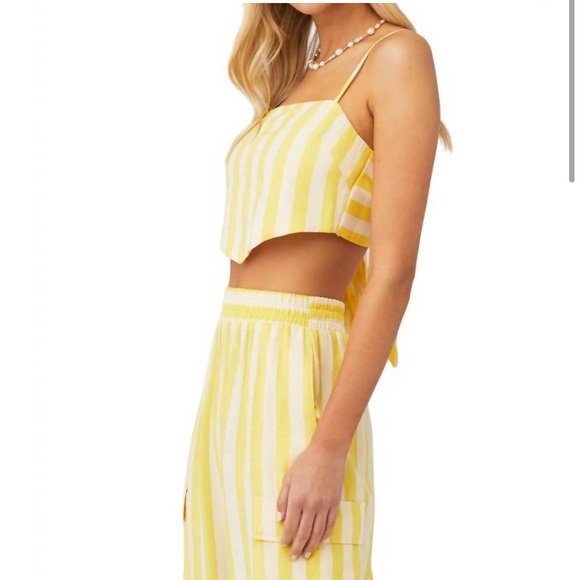 Show me your mumu scarf top. Only tried on, never worn. - Picture 2 of 4